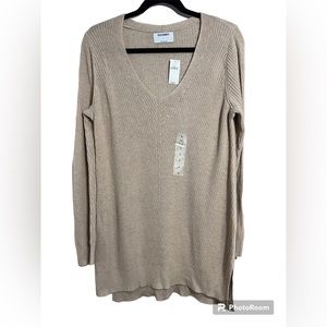 NWT—Old Navy V-Neck Ribbed Sweater-LG